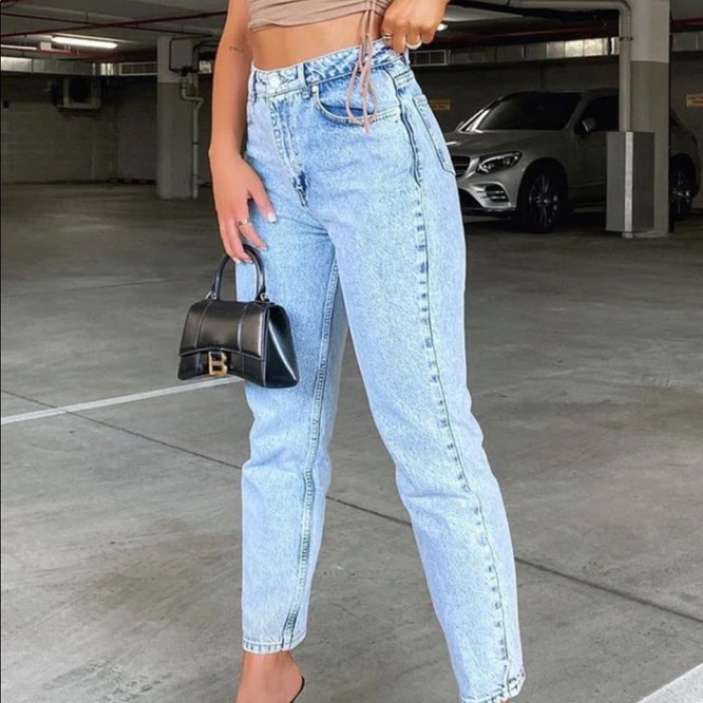 White fox boutique  acid wash jeans size small